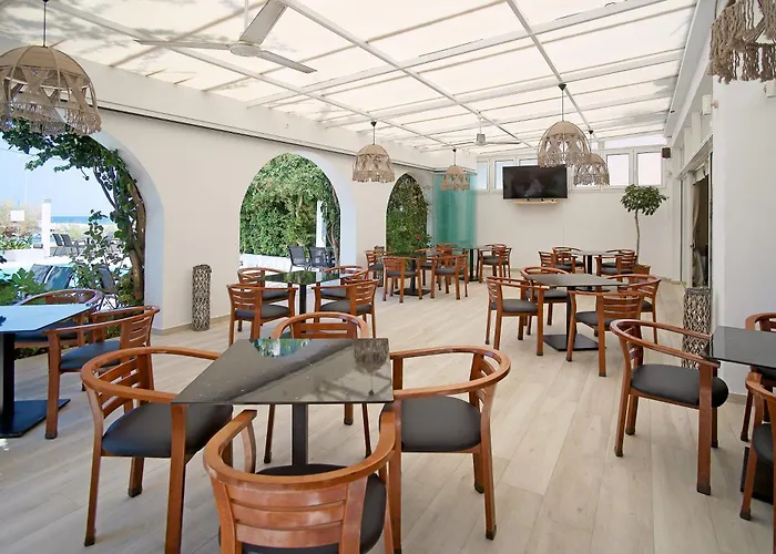 Kyparissia Beach Hotel 3*